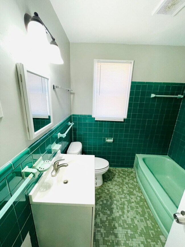 ** 4 Bed 2 Bath Located in Dalraida ** Cal... Rental House Rental in