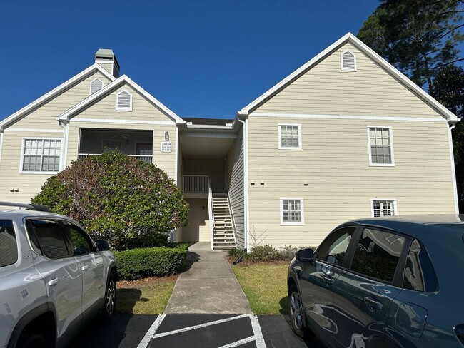 Gated Community with Pool & Fitness Center - Gated Community with Pool & Fitness Center House