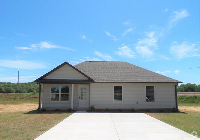 Building Photo - Home for Rent in Talladega, AL...Available...