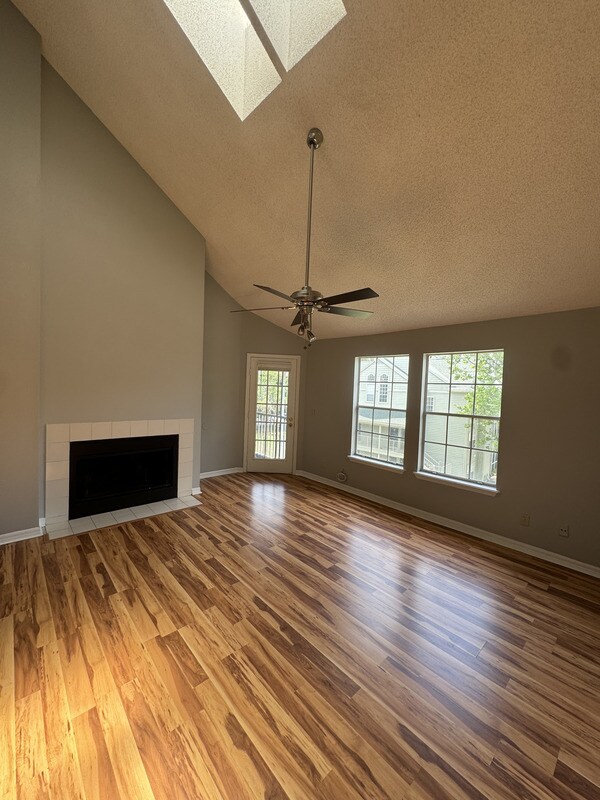Photo - 6010 Westgate Dr Unit Apt 304