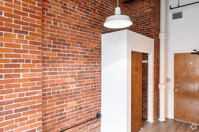 Studio - Dining Area