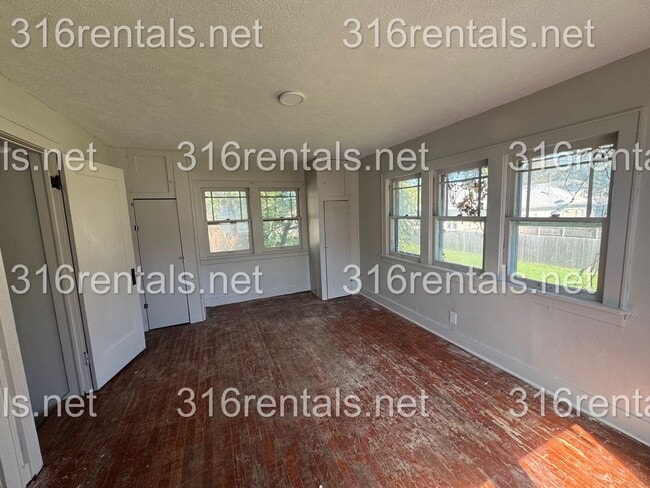 Photo - $949 - 3 Bed 1 Bath - Single Family Home