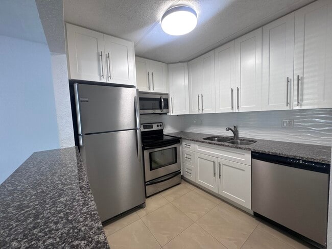 Building Photo - 2100 Springdale Blvd Unit 112y