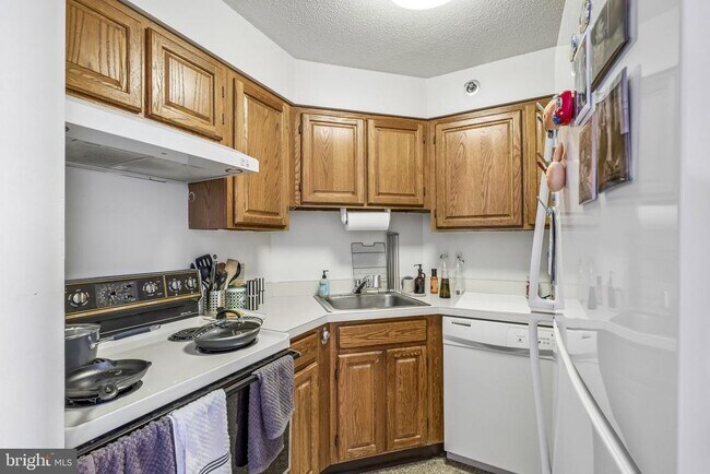 Photo - 2020 Walnut St Unit 28A
