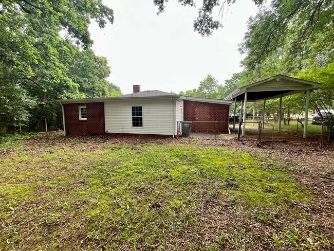 Photo - 105 Rhyne St