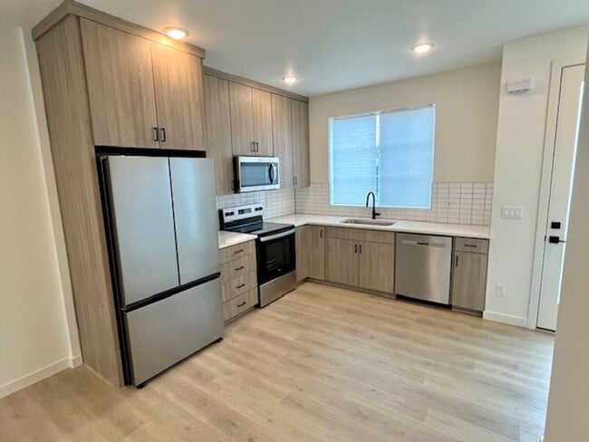 Photo - St. Johns Brand New Construction - Modern, Bright and Spacious 2 Bedroom Townhouse with A/C, Wash...
