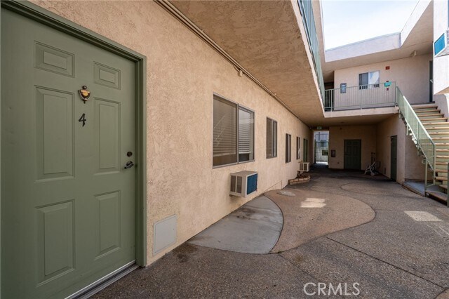 Building Photo - 10085 Tujunga Canyon Blvd Unit 4