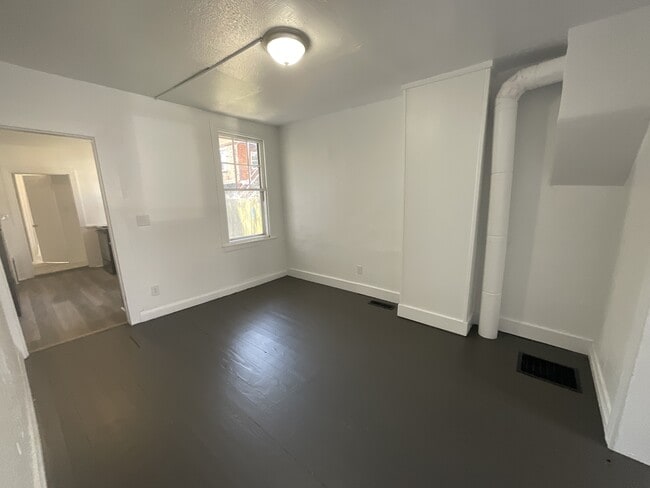 Photo - 208 Liberty Ct