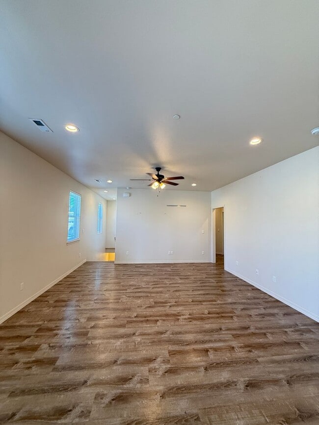 4823/4825 Barbera St