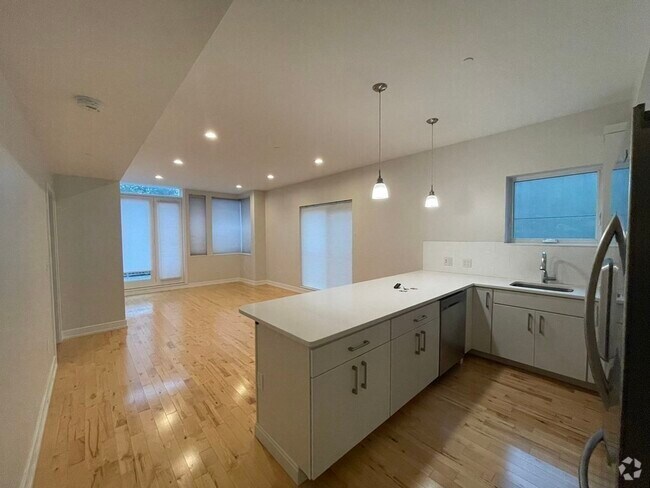Building Photo - 18 White St Unit 2 Rental