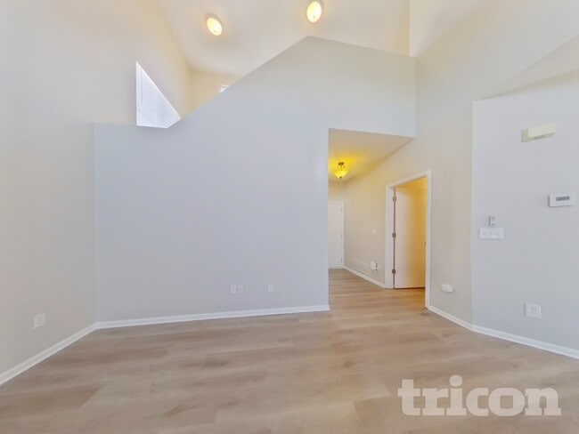 Photo - 5255 S Shawnee St