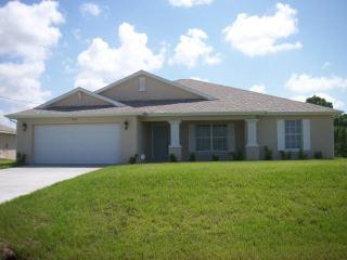 Large 3 bedroom single family home! - Large 3 bedroom single family home!