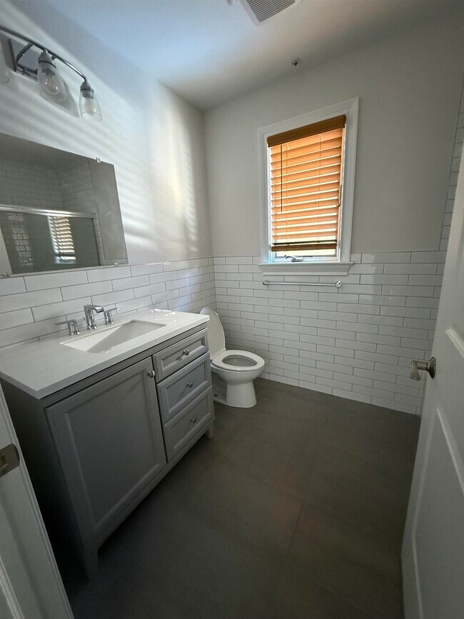 Photo - 6041 Highland Pl Unit 2