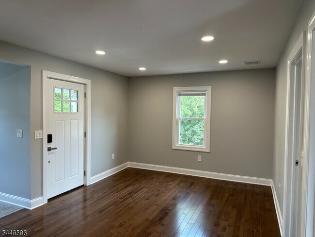 Photo - 20 Van Dyke Pl