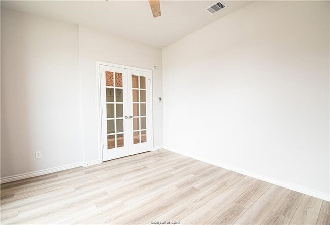 Photo - 6375 Darlington Ave