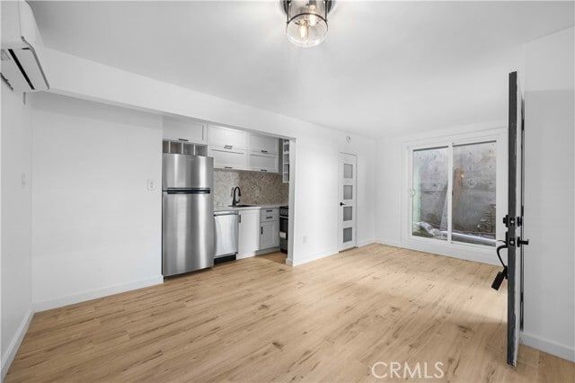 Building Photo - 1303 N Beverly Glen Blvd