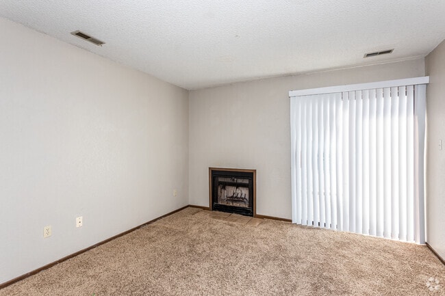 2BR, 2BA - 937 SF