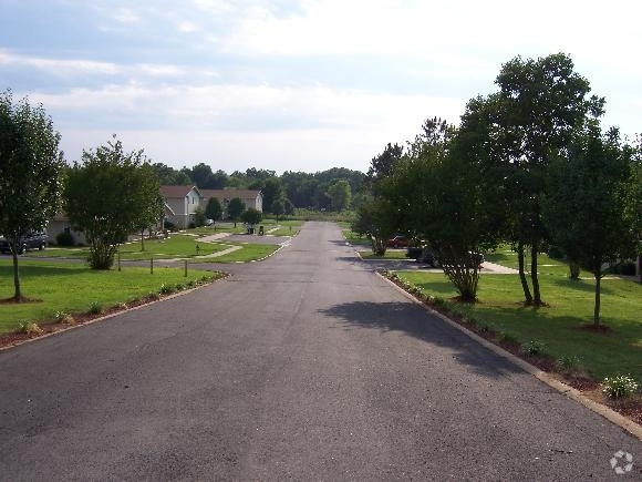 Building Photo - Winchester Estates Rental