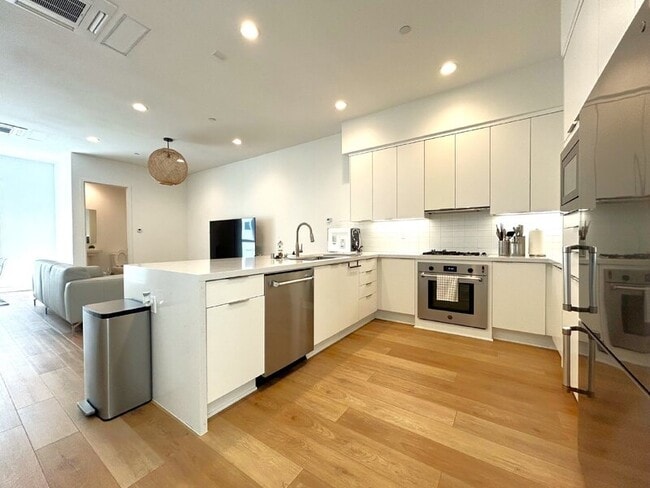 Photo - 10917 1/2 Otsego St