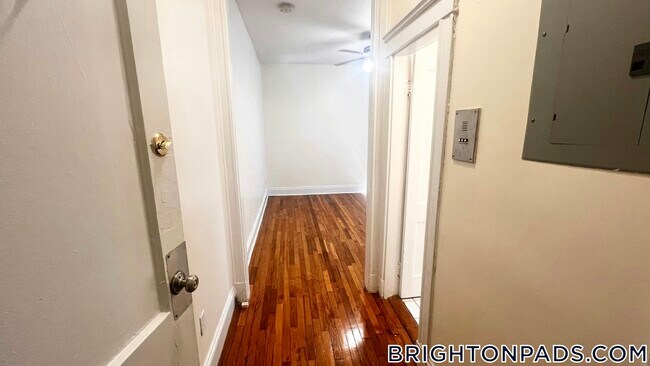 Photo - 313 Allston St Unidad 5