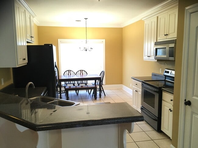 Photo - 233 Forest Glen Dr