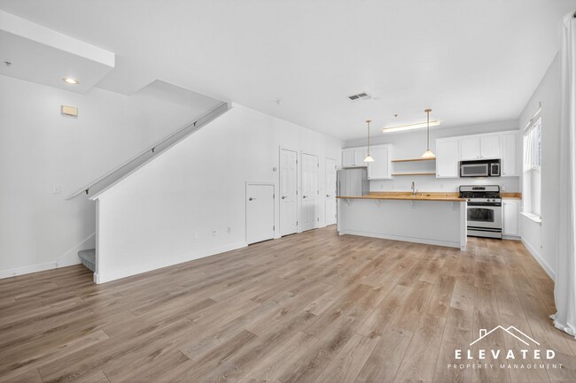 Photo - 905 Doubles Dr