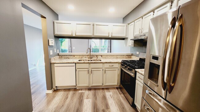 Photo - 725 Shady Oaks Ct