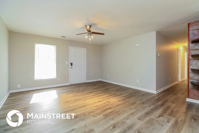 Photo - 207 E Wade St