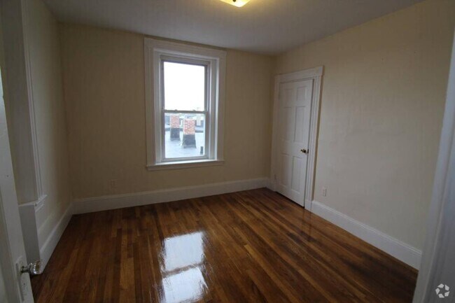 Building Photo - 4.0 bedroom in Cambridge Massachusetts 02139 Unit 1 Rental