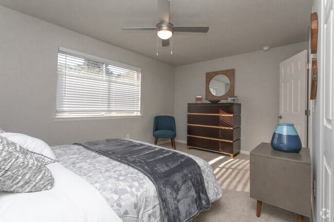 2BR, 1BA - 955SF Renovated - The Westlight