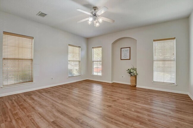 Photo - 328 Regency Dr