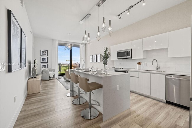 Photo - 101 Diplomat Pkwy Unit 1605