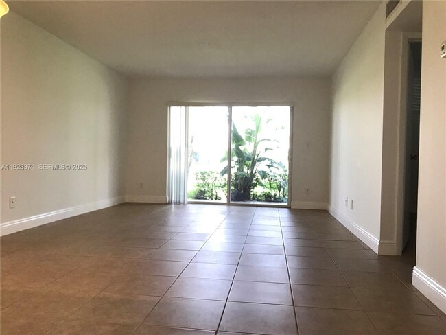 Photo - 1250 SW 113th Terrace Unidad 101
