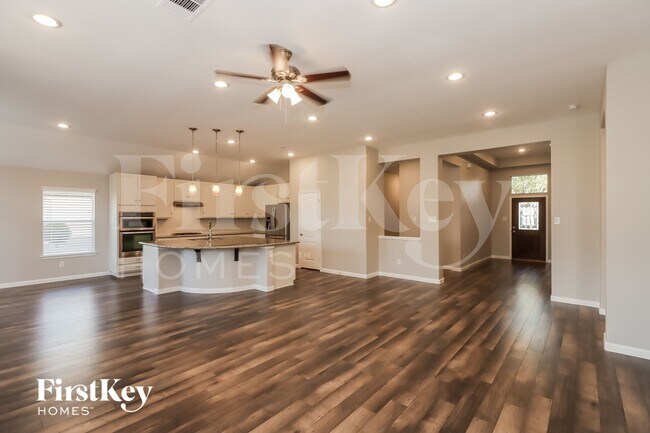 Photo - 6011 Little Grove Dr