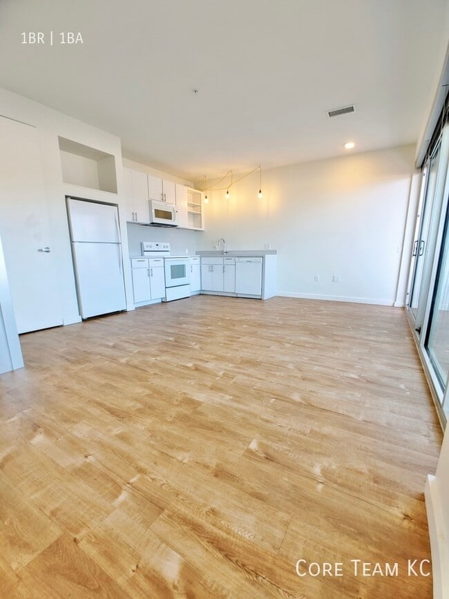 Photo - 1719 Walnut St Apartment Unit 406