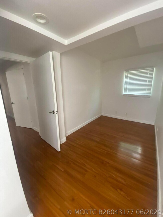Photo - 809 E Broward Blvd