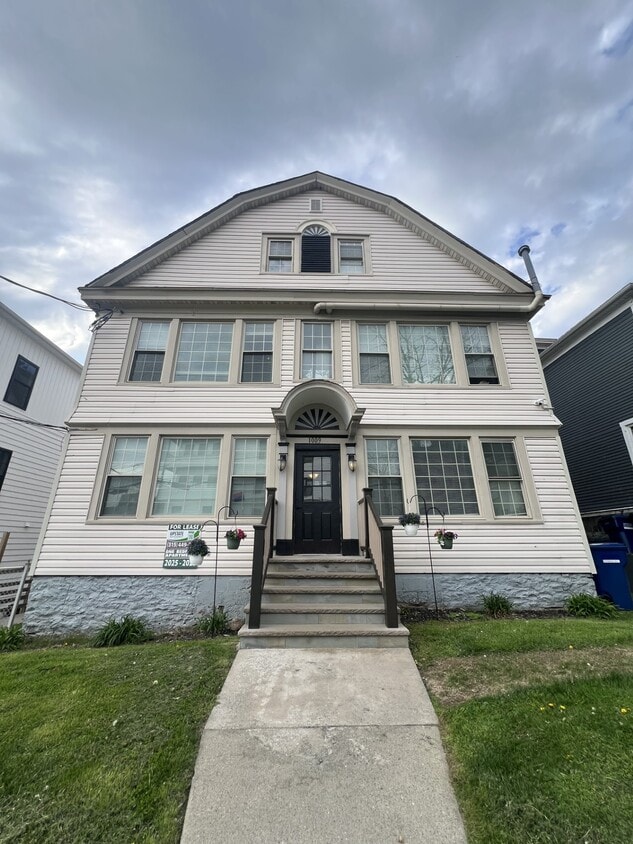 Photo - 1 Bd/ 1 Ba Utilities Included