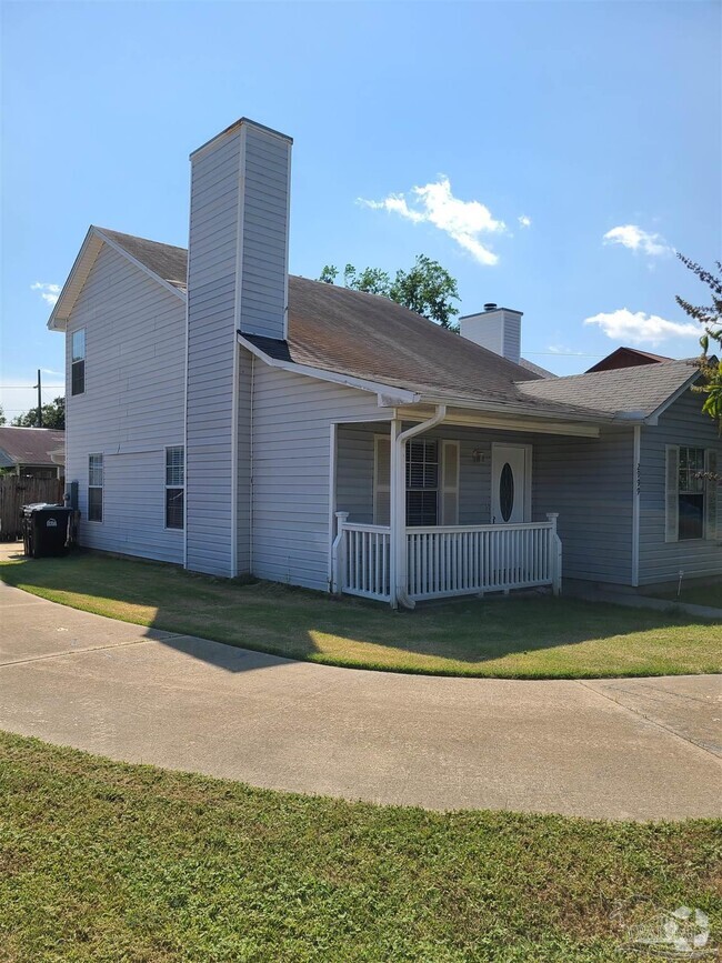 Building Photo - 2999 Meredith Dr Rental