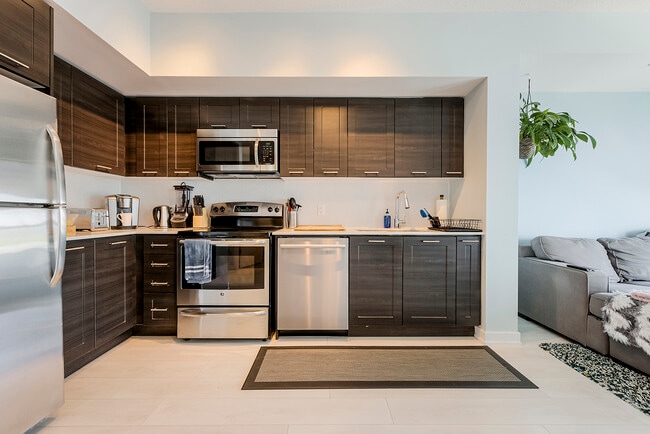 Photo - 2212-2212 Lake Shore Blvd W