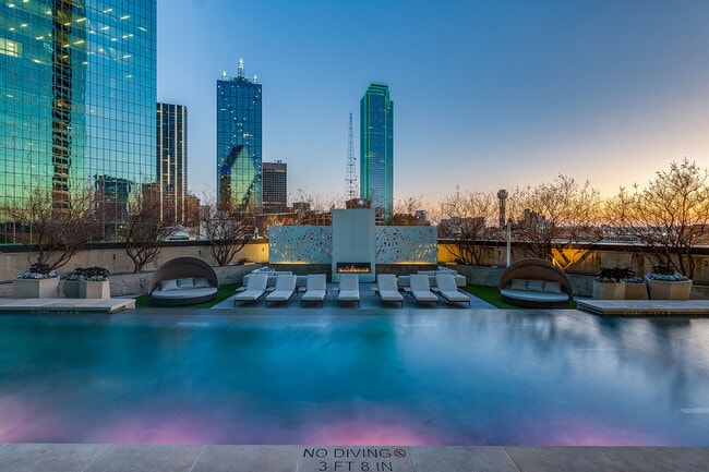 AMLI Fountain Place