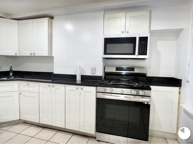Building Photo - 848 Huntington Ave Unit 2