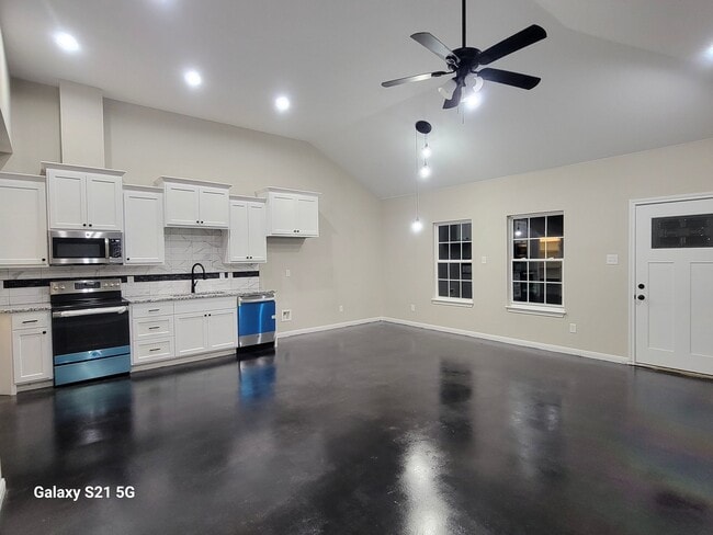 Photo - 205 Hayes St