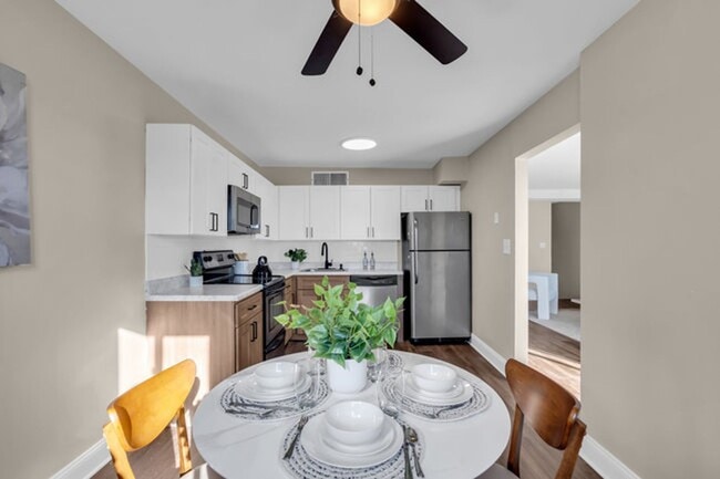 Photo - Chateau Apartments