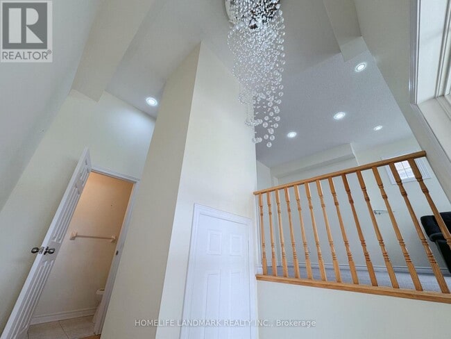 Photo - 29 Sharbot Ln