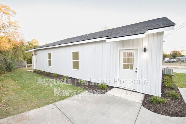 Photo - 2122 Circular Dr Unit B