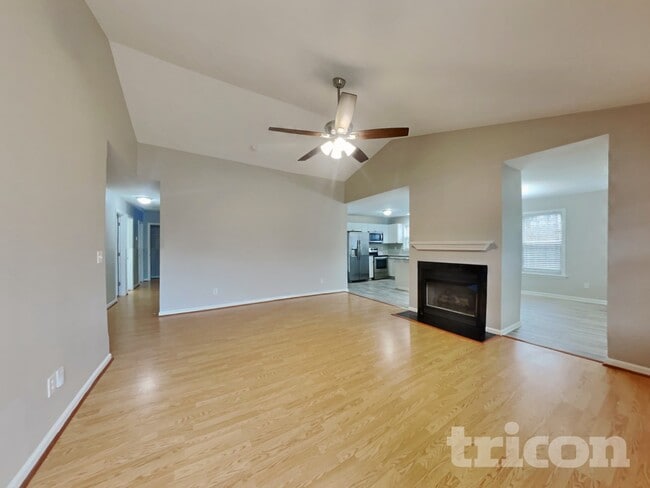 Photo - 105 Haven Grove Trail