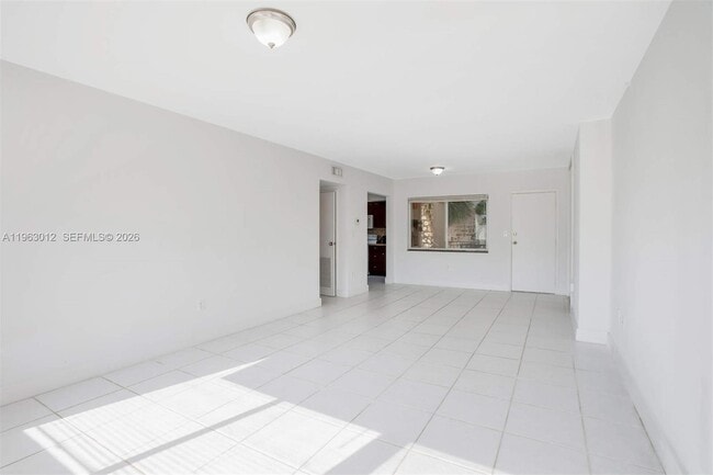 Photo - 10001 W Bay Harbor Dr Unit 208