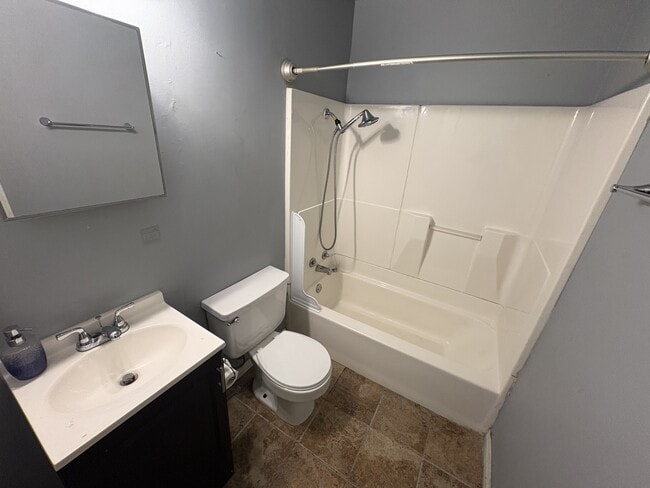 Photo - 627 E Young Pl