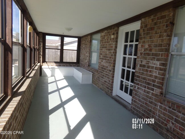 Photo - 6909 Winona St