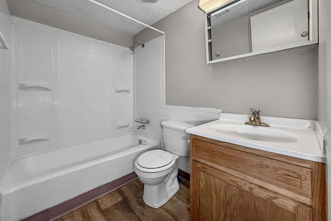 West Glen Apartments
